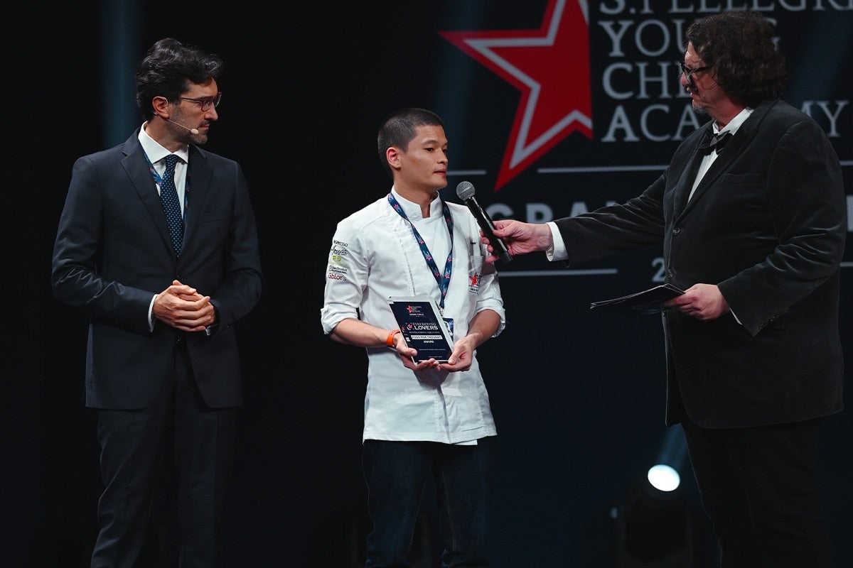Ian Goh reçoit le Fine Dining Lovers "Food for Thought" Award