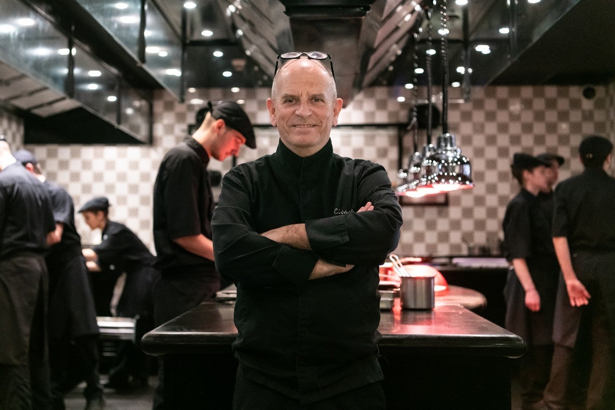 Christophe Cussac dans les cuisines de l'hotel