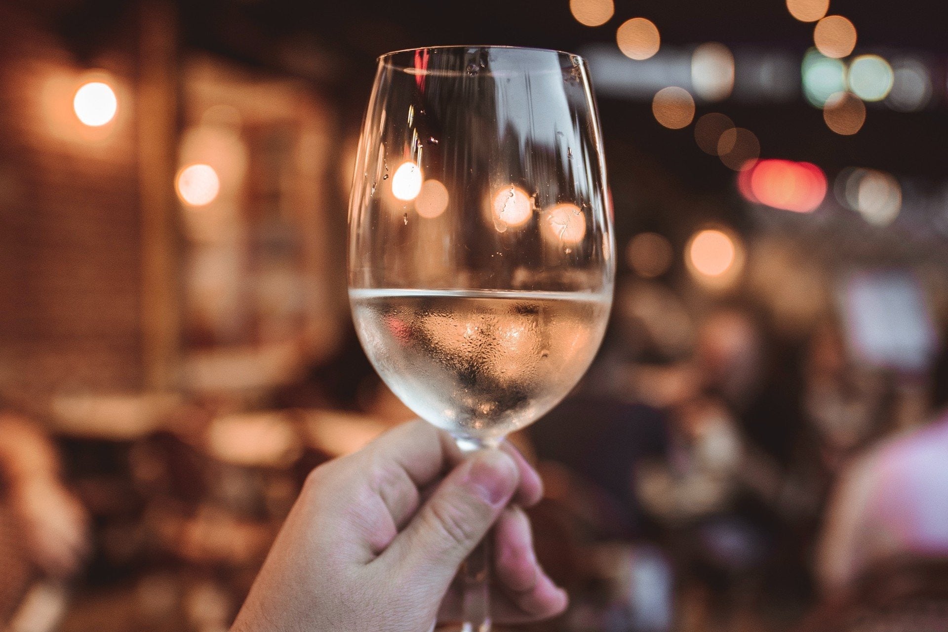 Verre d'eau pendant une dégustation