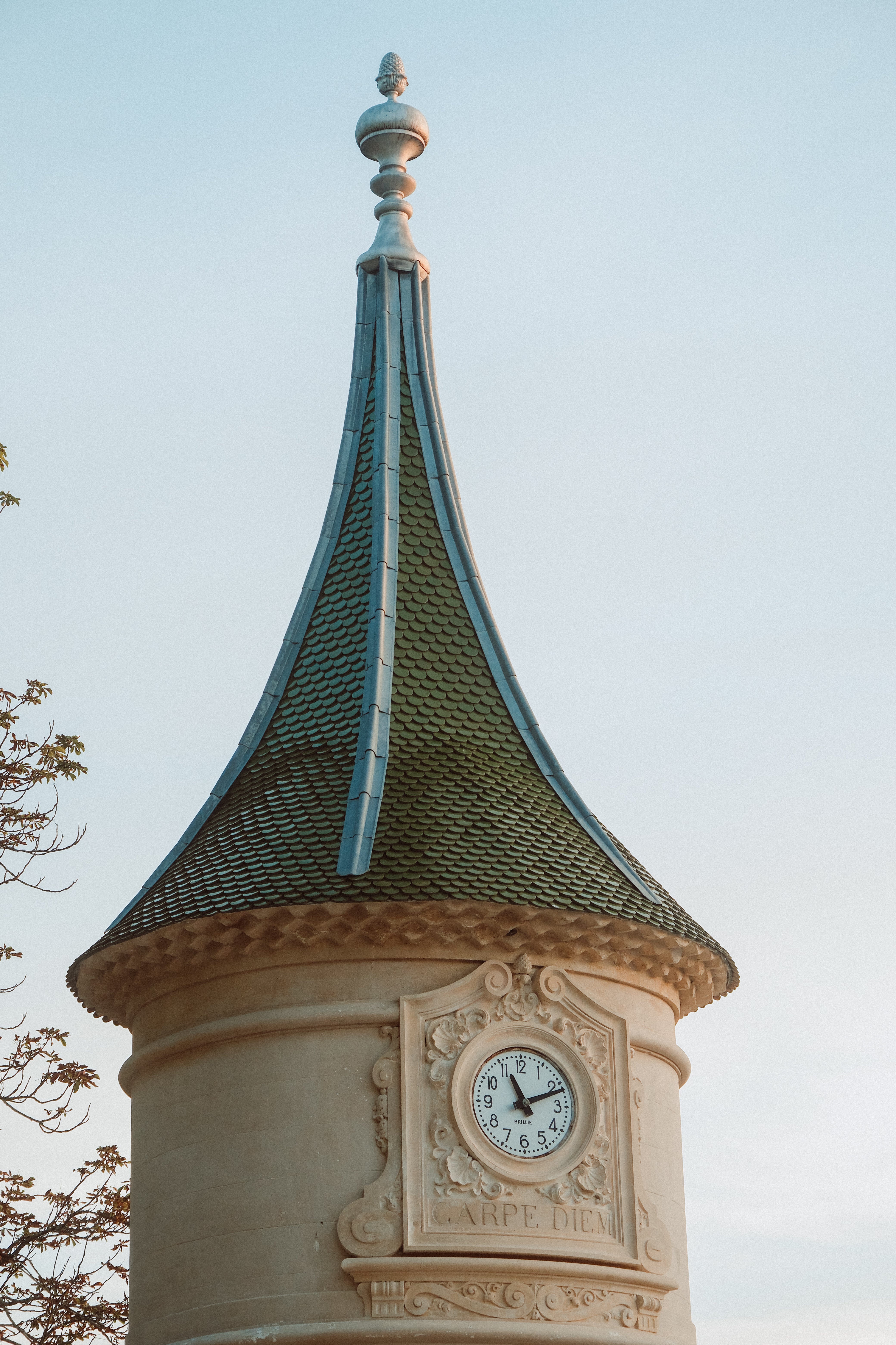 Tour du Château de Fonscolombe