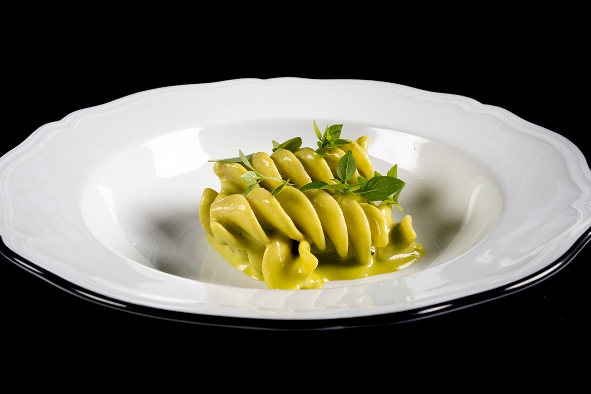Fusilloni tièdes, amandes, câpres, citron - plat du Lido 84.