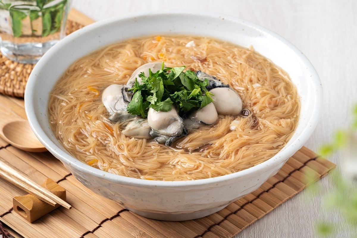 Huîtres sans coquilles sur une soupe