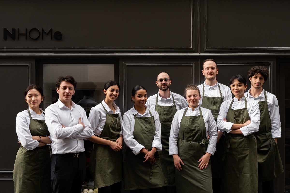 L'équipe du restaurant Nhome