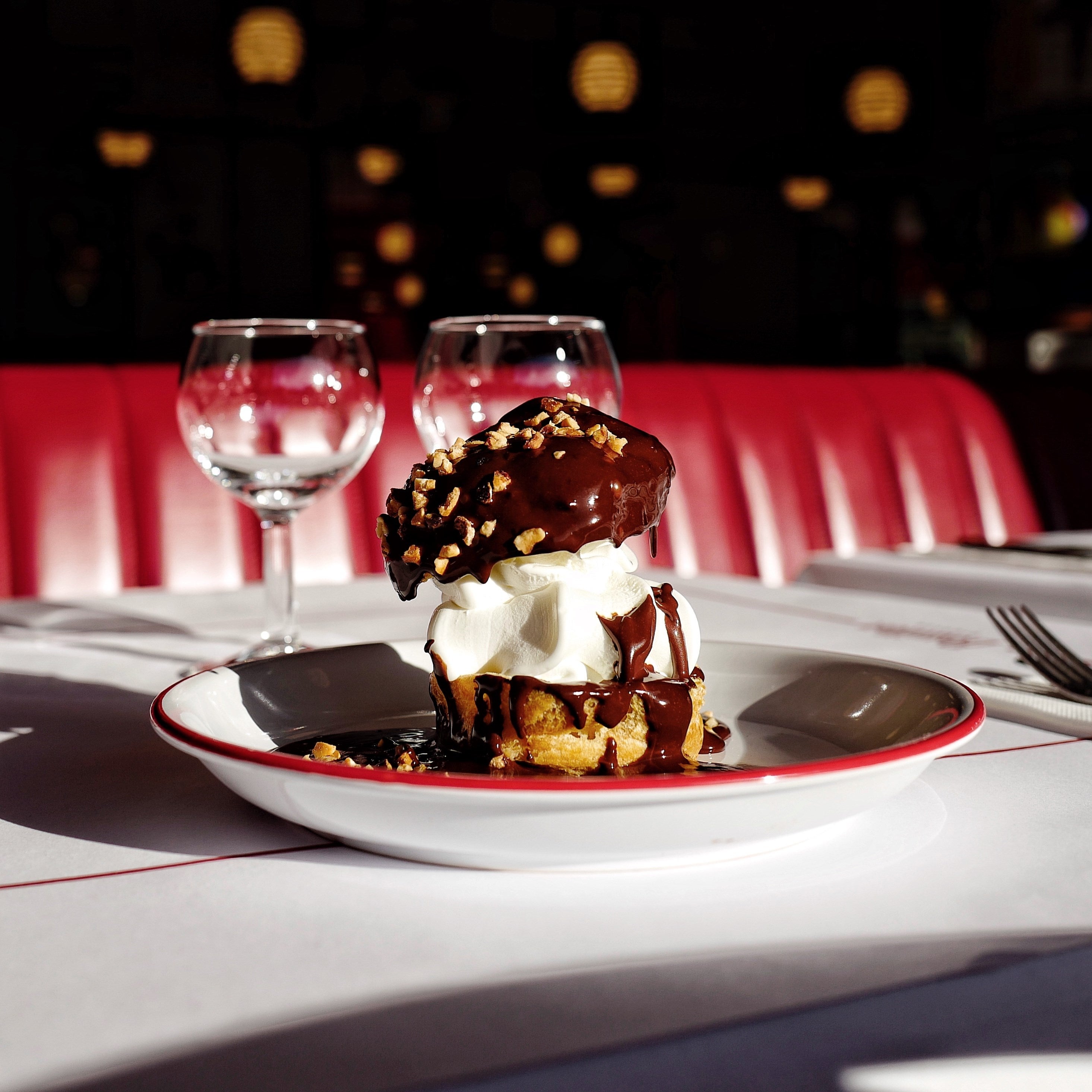 profiterole chocolat ©Bouillon Pigalle