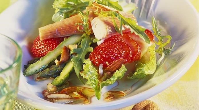 truite aux amandes fraises et asperges