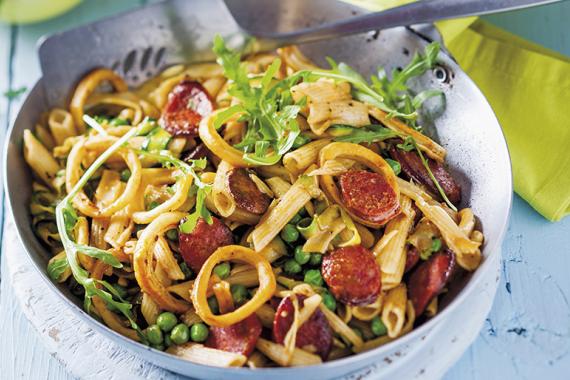 pâtes froides au chorizo et calamars.