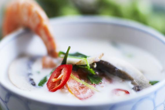 Soupe de lait de coco aux crevettes et citronnelle