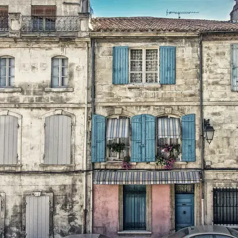 Arles