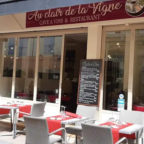 Au Clair de la Vigne