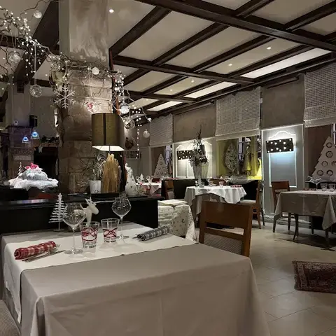 Au Relais des Ménétriers Au Relais des Ménétriers