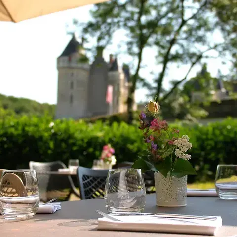 Auberge de Montpoupon Auberge de Montpoupon