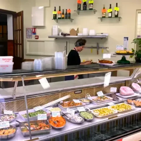 Chez Maya