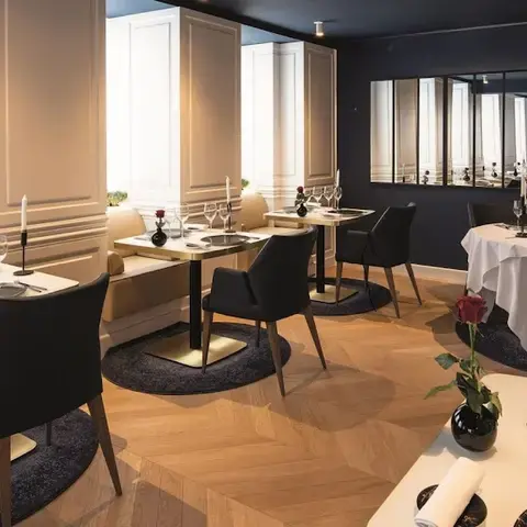 ECLIPSES - Restaurant - By Cyril Choisne ECLIPSES - Restaurant - By Cyril Choisne