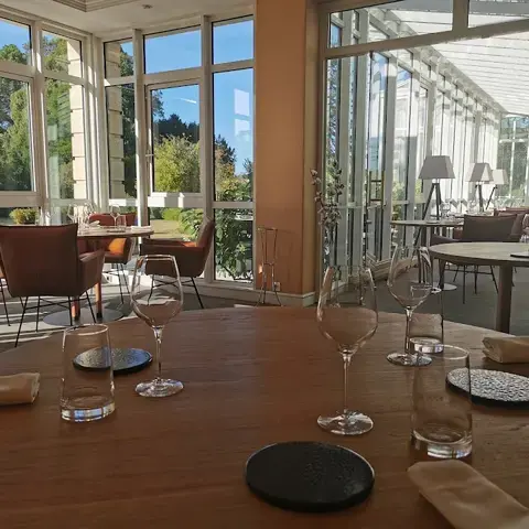 Grand Hôtel "Le Château de Sully" - Piscine & Spa - Restaurant Gastronomique Grand Hôtel "Le Château de Sully" - Piscine & Spa - Restaurant Gastronomique