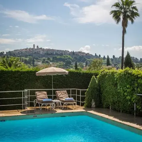 Hôtel Restaurant Alain Llorca à Saint-Paul-de-Vence Hôtel Restaurant Alain Llorca à Saint-Paul-de-Vence