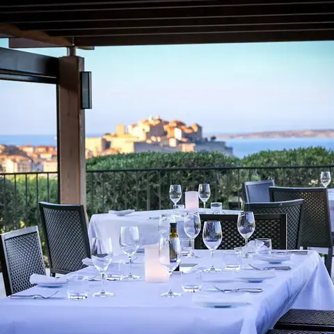 La Table La Table