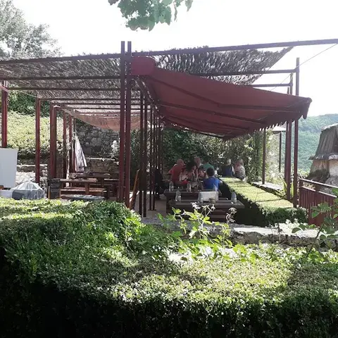 La Taverne La Taverne