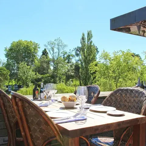 La Terrasse Rouge La Terrasse Rouge