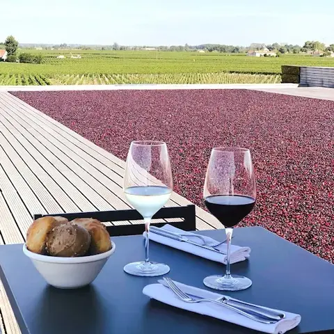 La Terrasse Rouge La Terrasse Rouge