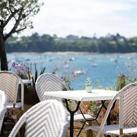 LA VALLÉE - Hôtel Restaurant LA VALLÉE - Hôtel Restaurant