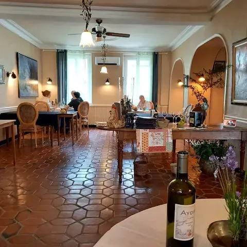 L'Auberge de la Vallée L'Auberge de la Vallée