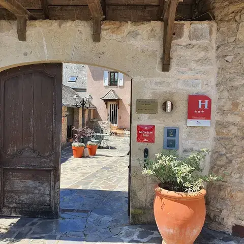 Le Belvédère-Christine & Guillaume Viala Le Belvédère-Christine & Guillaume Viala