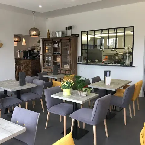 Le Bistro d'en Face Le Bistro d'en Face