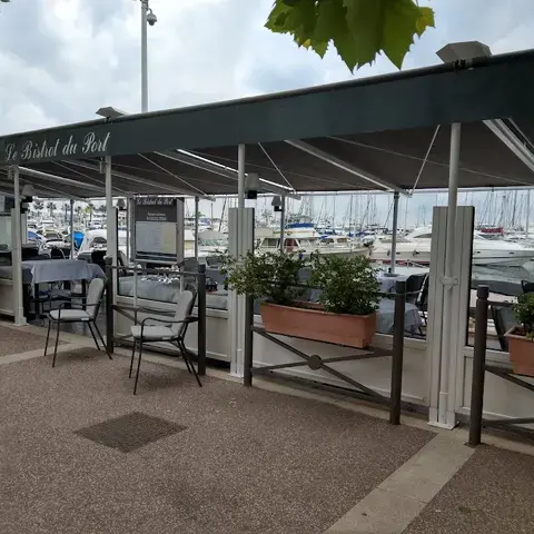 Le Bistrot du Port. Mathieu Allinei Le Bistrot du Port. Mathieu Allinei