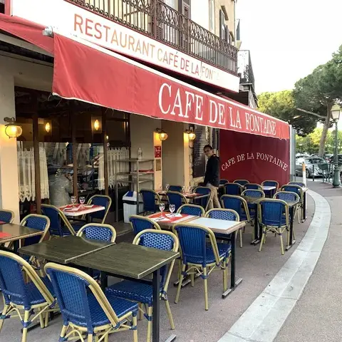 Le Café de la Fontaine Le Café de la Fontaine