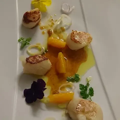 Le Petit Paris Le Petit Paris