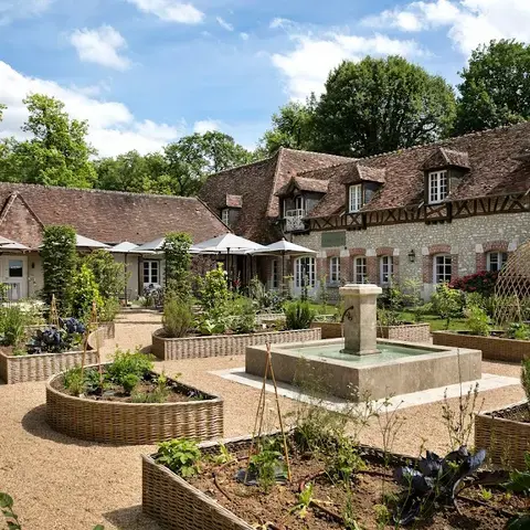 LES HAUTS DE LOIRE LES HAUTS DE LOIRE