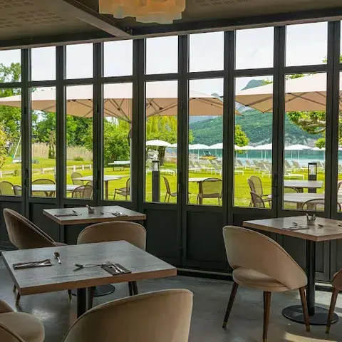 Les Parasols Les Parasols