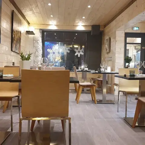 LES RONINS restaurant Praz sur Arly LES RONINS restaurant Praz sur Arly