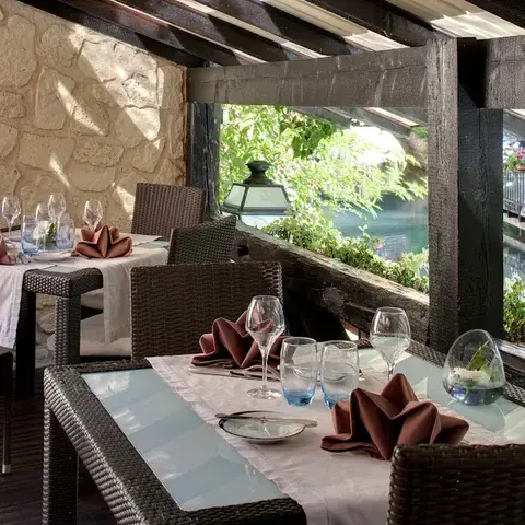 Restaurant À l'Échevin Restaurant À l'Échevin