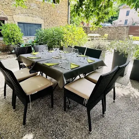 Restaurant L'Embellie (à 7 km de Cluny, En Bourgogne) Restaurant L'Embellie (à 7 km de Cluny, En Bourgogne)