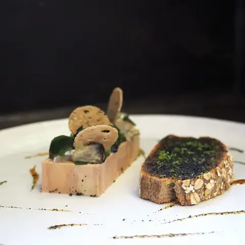 Foie gras en terrine, tartare d'huîtres, dés de citron de Marc Fontanne
