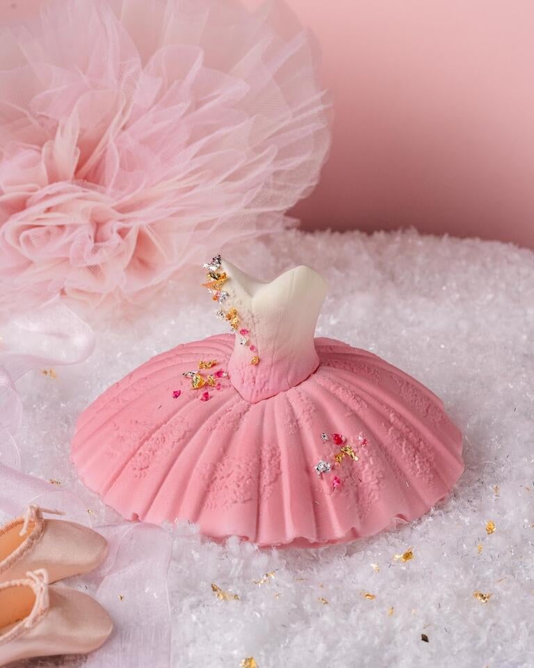 Bûche L’Adage de la Rose du chef Simon Letaillieur x Repetto