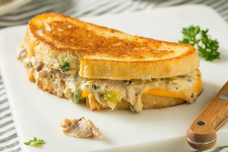 Le Tuna Melt de Heated Rivalry