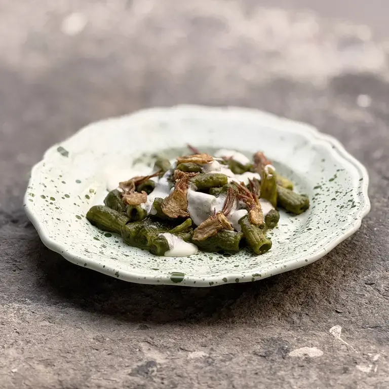 Tortiglioni à la crème de légumes, fondue et artichauts frits