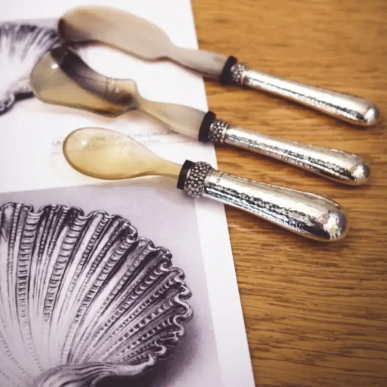 Aquae Mirabiles, Caviar