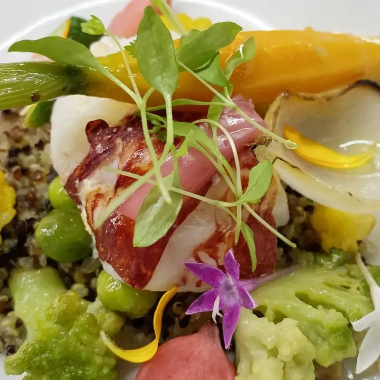 Homard breton, sarrasin, légumes du moment bouillon acidulé par Rodoplhe Regnauld