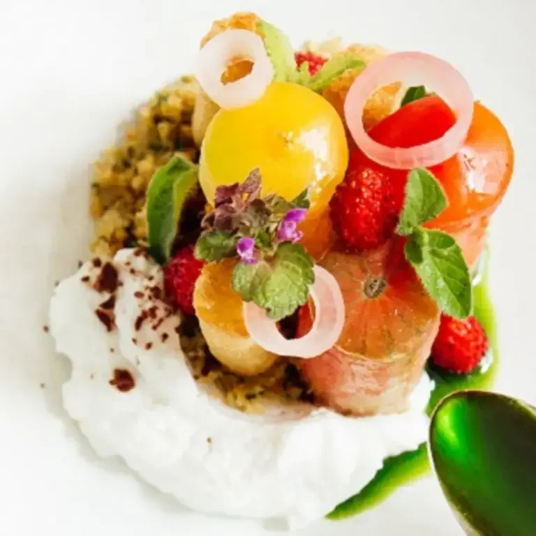 La recette de la salade de tomates-ricotta de Grégory Marchand