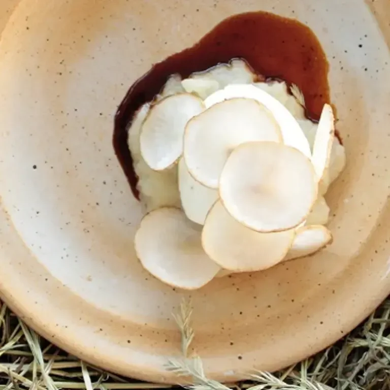 Œuf de poule heureuse fumé au foin, topinambour – Florent Ladeyn