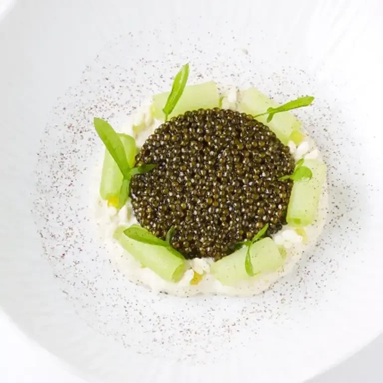 Caviar à la rose genmaicha et riz d'Anne-Sophie Pic