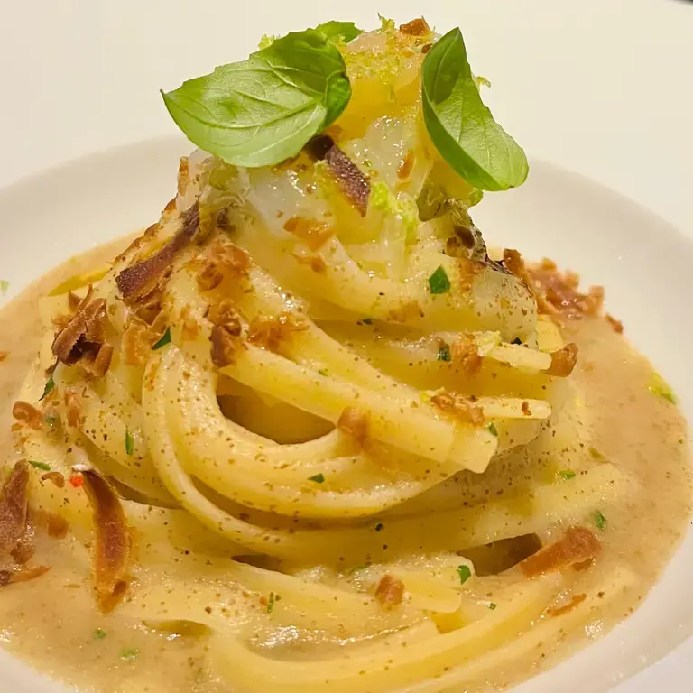 spaghetti à la poutargue de thon et langoustines crues au citron vert