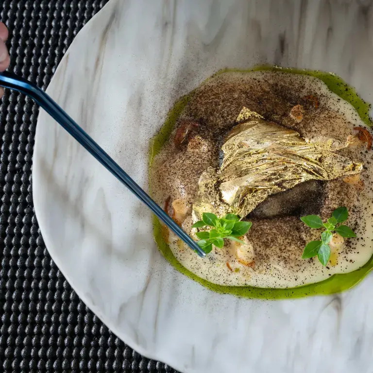 L’œuf bio parfait cuit à 63°, girolles et crème Parmesan 36 mois - Recette Massimiliano Sena