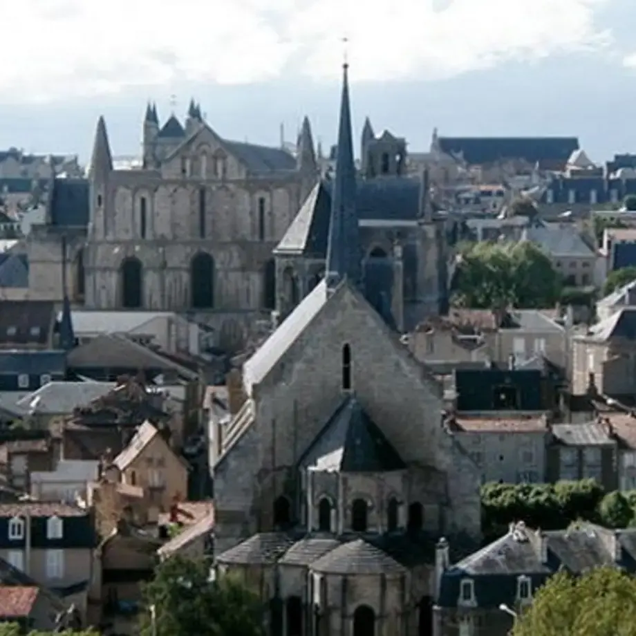 Farci poitevin et melon du Haut-Poitou : balade gourmande à Poitiers