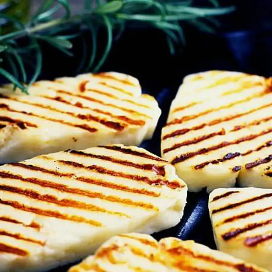 Comment faire griller du fromage halloumi ?