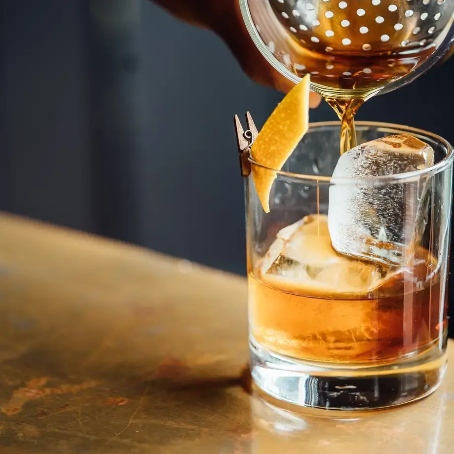 Cocktail bar à Paris : où siroter un drink dans la capitale