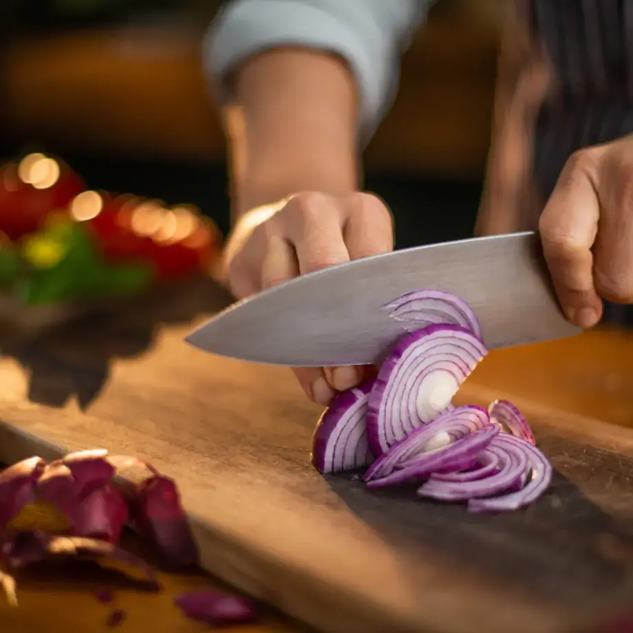 couper un oignon - Fine Dining Lovers